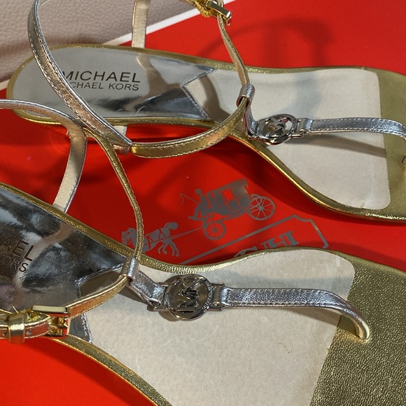 Michael Kors sandals like new in good condition. - Picture 4 of 6